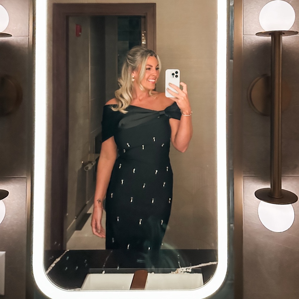 Bella Barnett Palez Chic Black One-Shoulder Dress